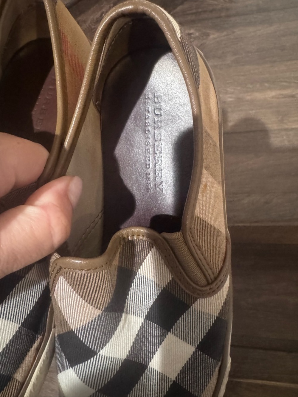 Burberry Slip On Sneakers - Picture 4 of 11